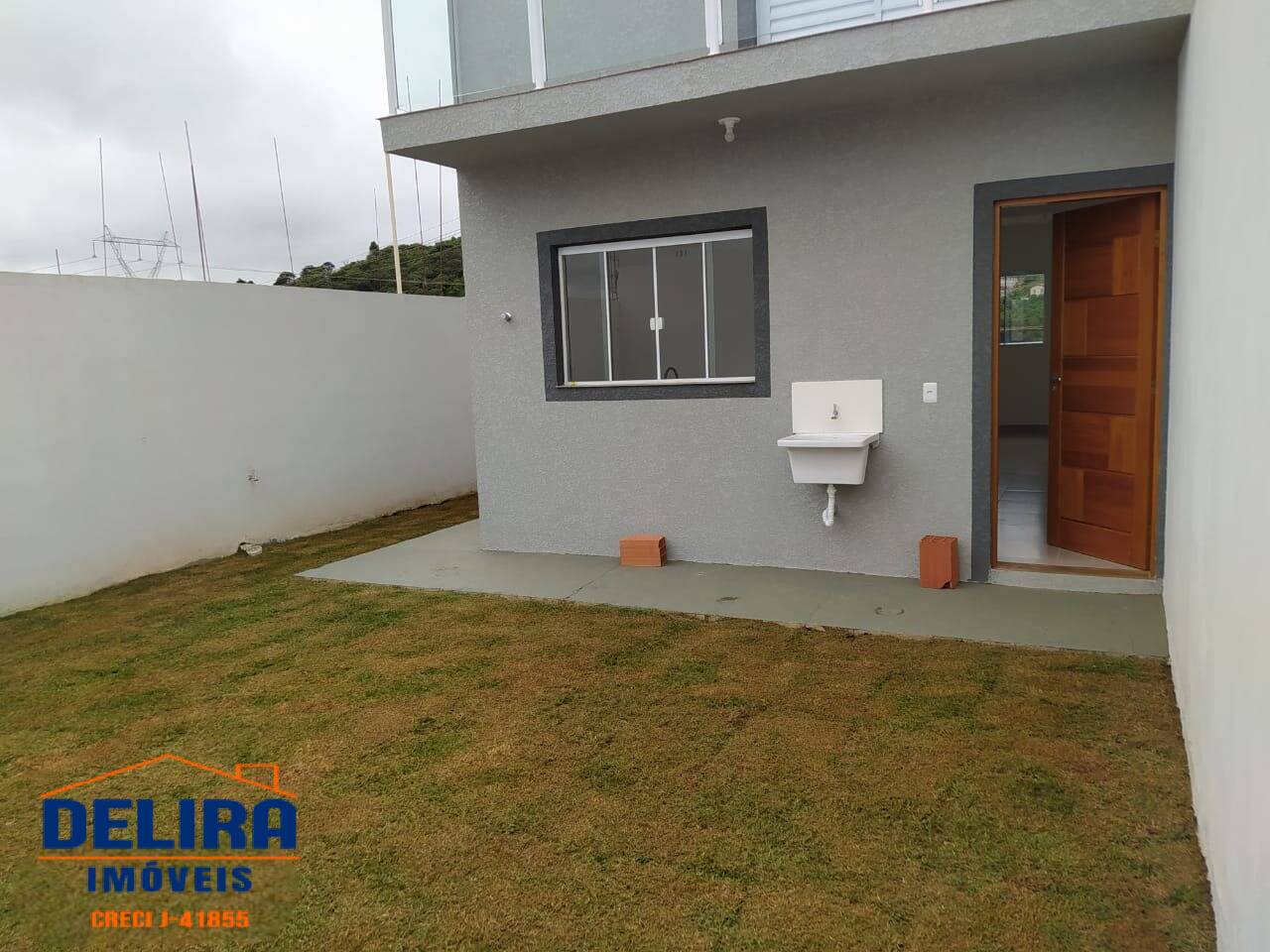 Casa à venda com 2 quartos, 80m² - Foto 4