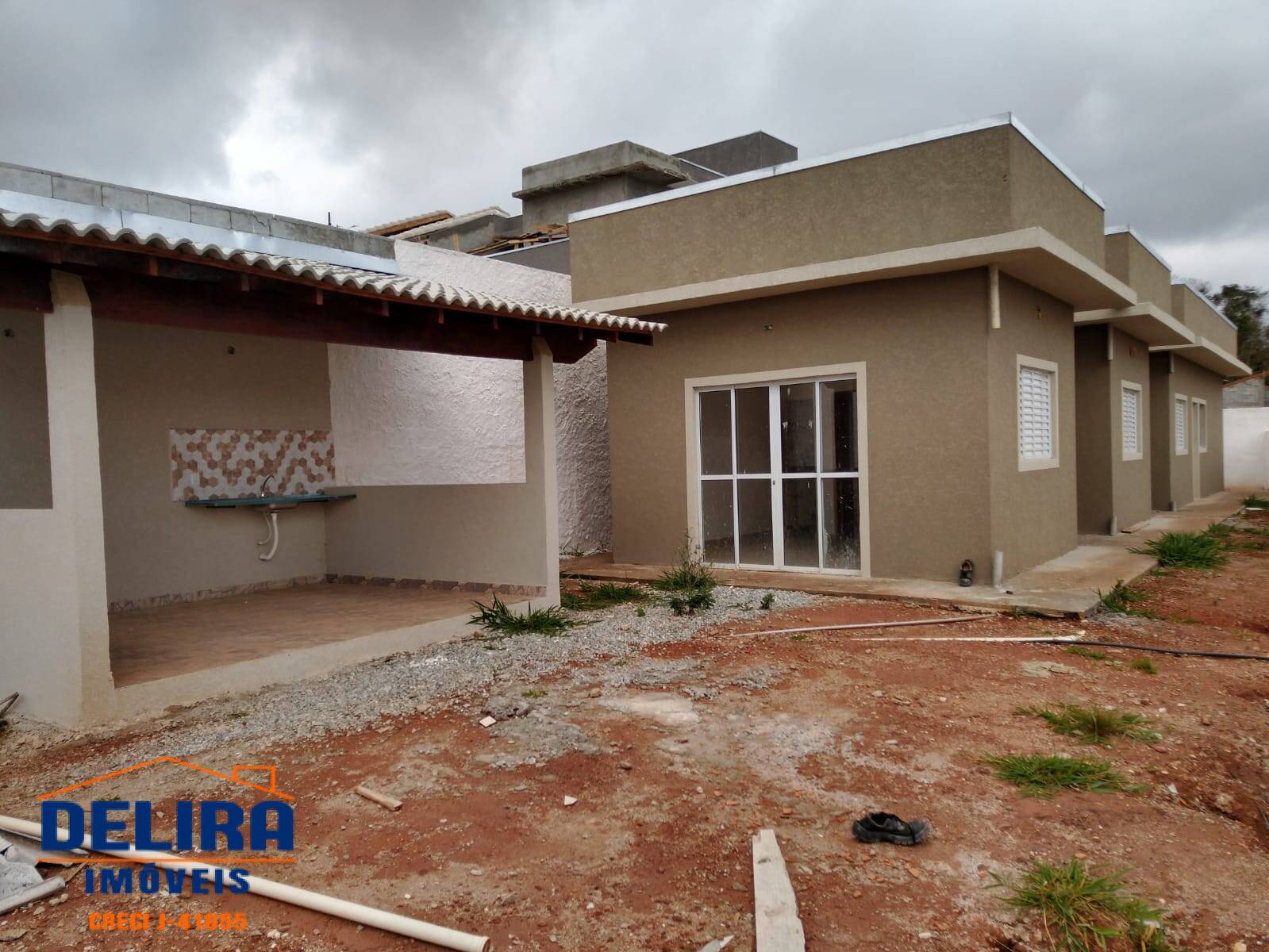 Casa à venda com 3 quartos, 110m² - Foto 2