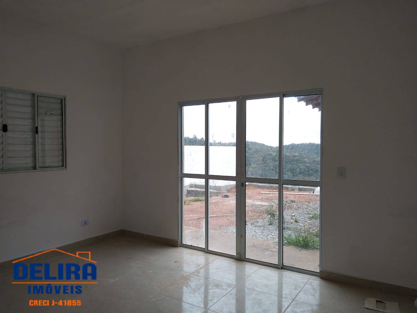 Casa à venda com 3 quartos, 110m² - Foto 11