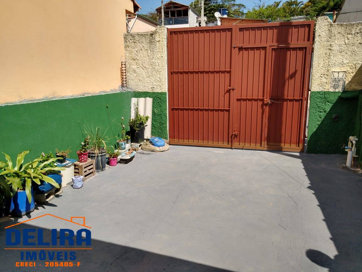 Casa à venda com 2 quartos, 61m² - Foto 2