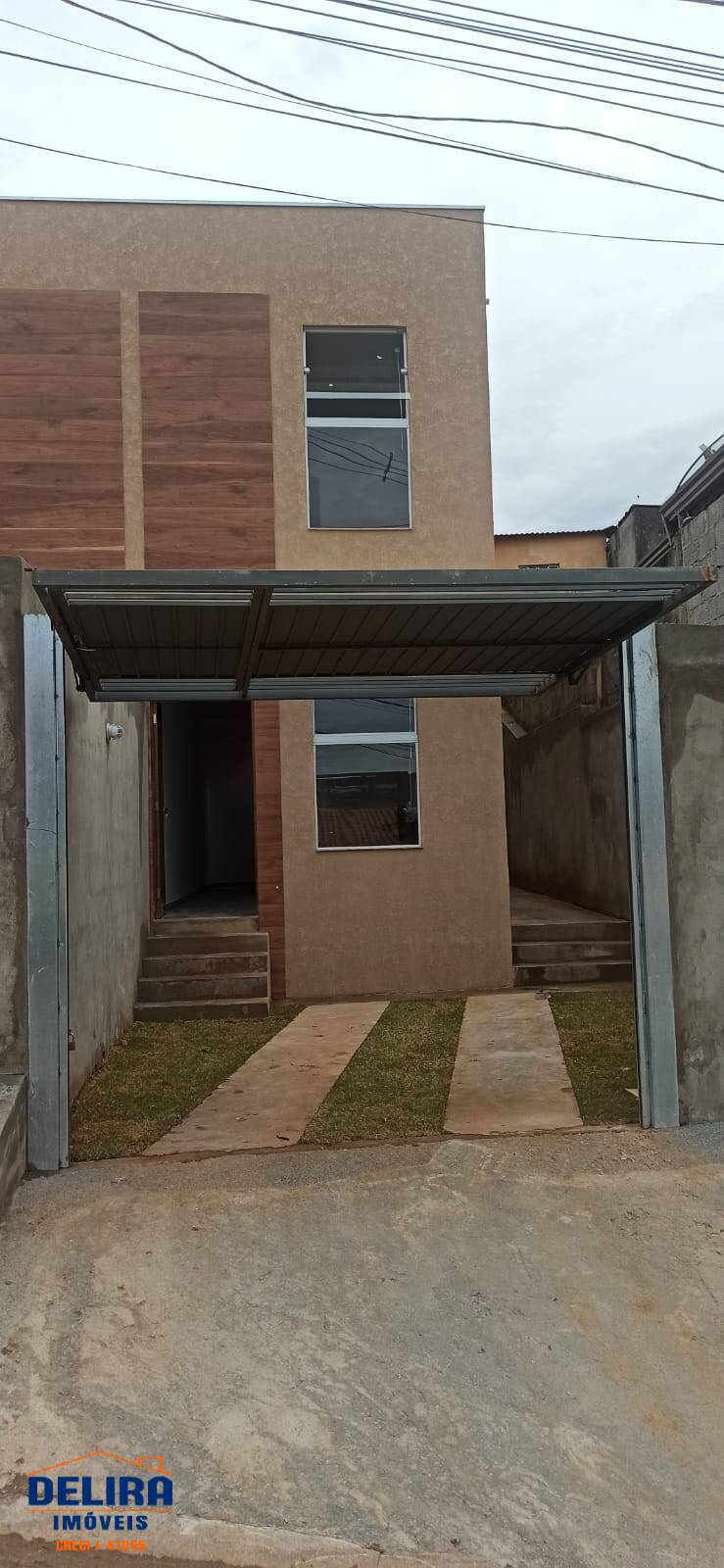 Casa à venda com 3 quartos, 95m² - Foto 1