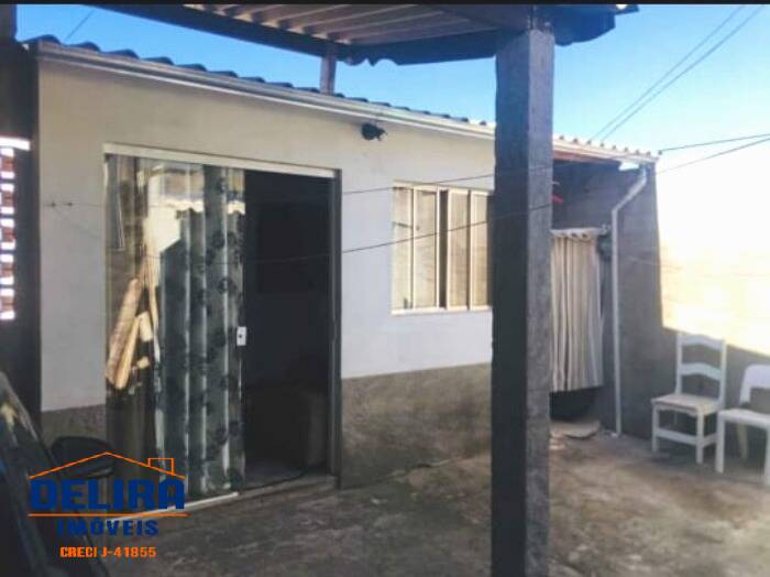 Casa à venda com 5 quartos, 130m² - Foto 2