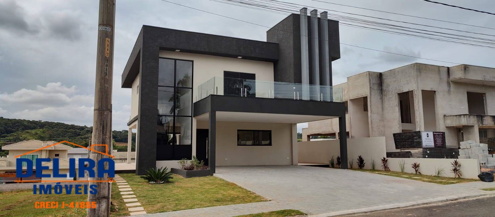 Casa à venda com 4 quartos, 264m² - Foto 3