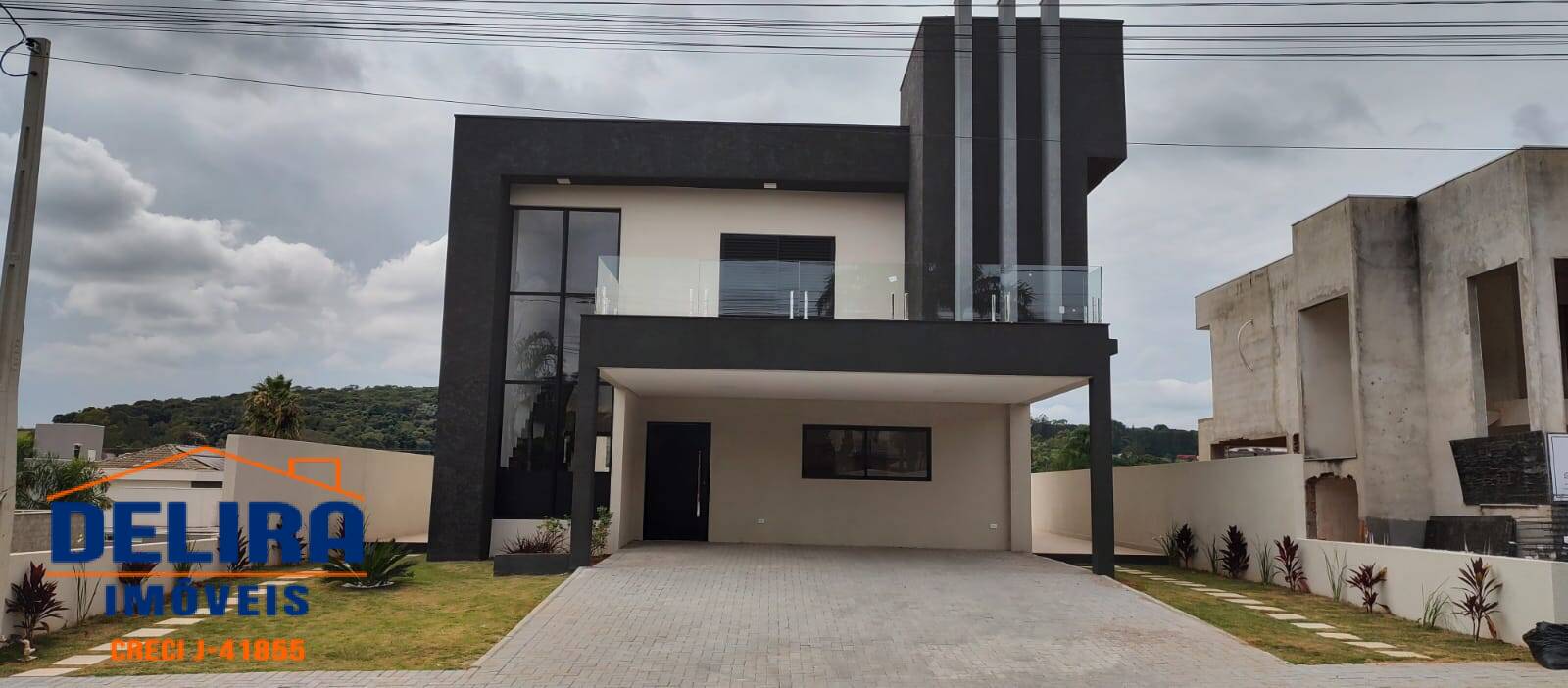 Casa à venda com 4 quartos, 264m² - Foto 2