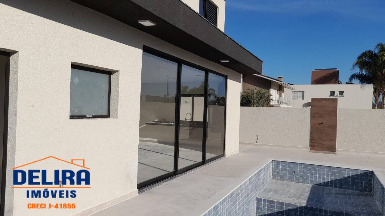 Casa à venda com 4 quartos, 266m² - Foto 4