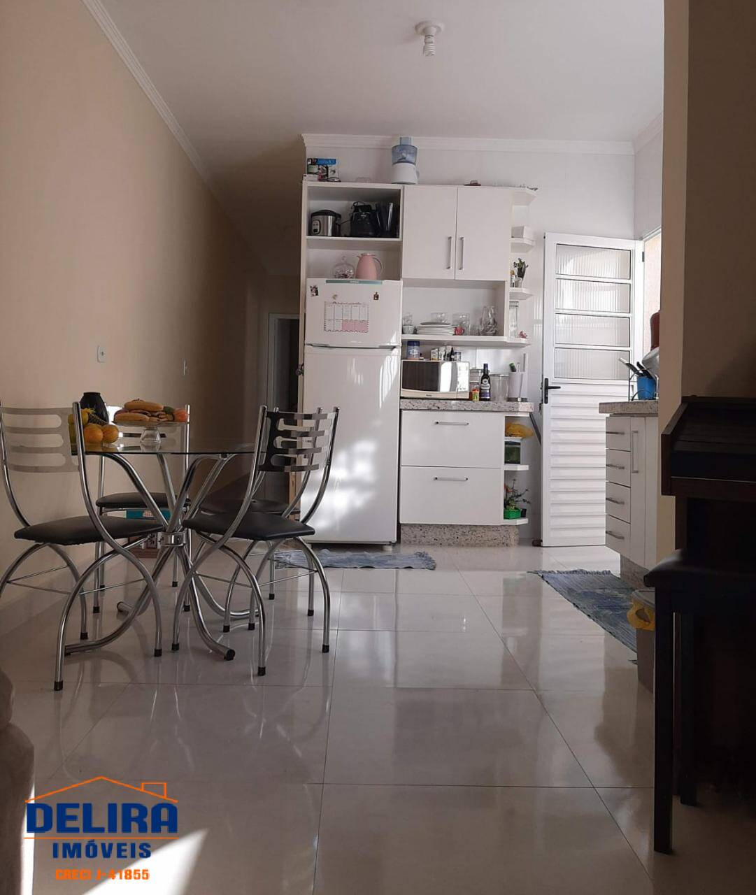 Casa à venda com 2 quartos, 70m² - Foto 10