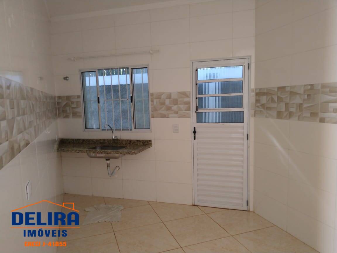 Casa à venda com 2 quartos, 60m² - Foto 11