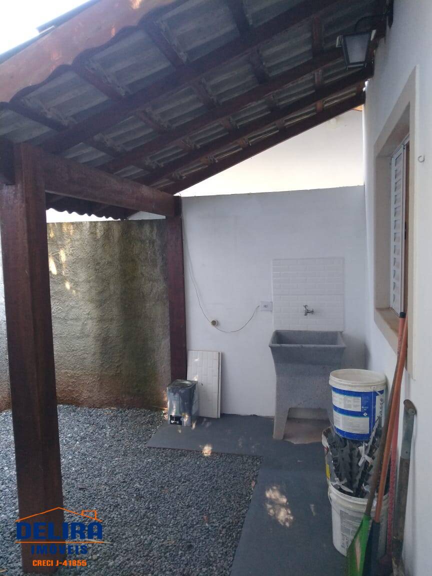 Casa à venda com 2 quartos, 60m² - Foto 10