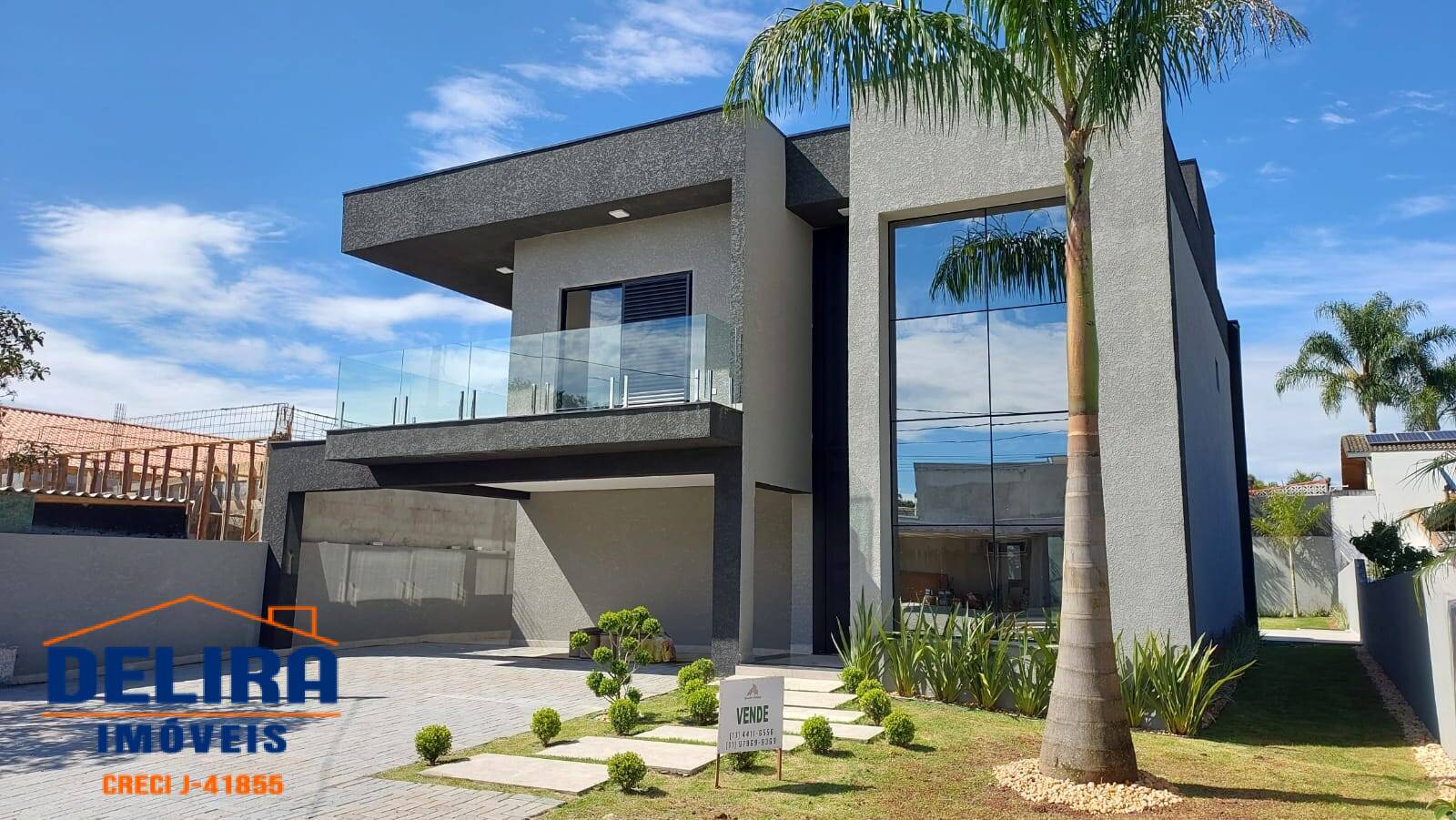 Casa à venda com 4 quartos, 360m² - Foto 1