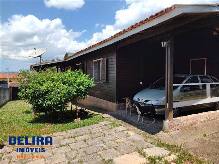 Casa à venda com 4 quartos, 180m² - Foto 2