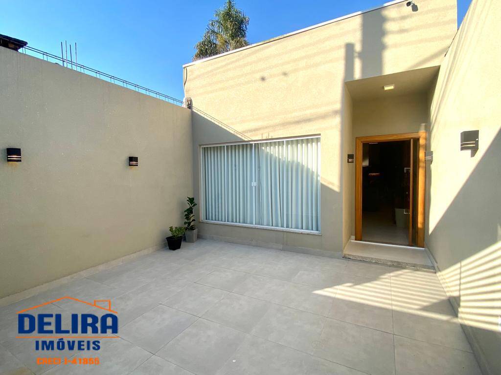 Casa à venda com 2 quartos, 72m² - Foto 4