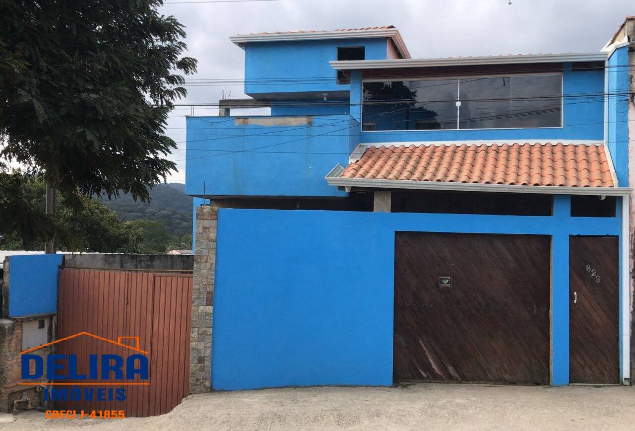 Casa à venda com 6 quartos, 370m² - Foto 1