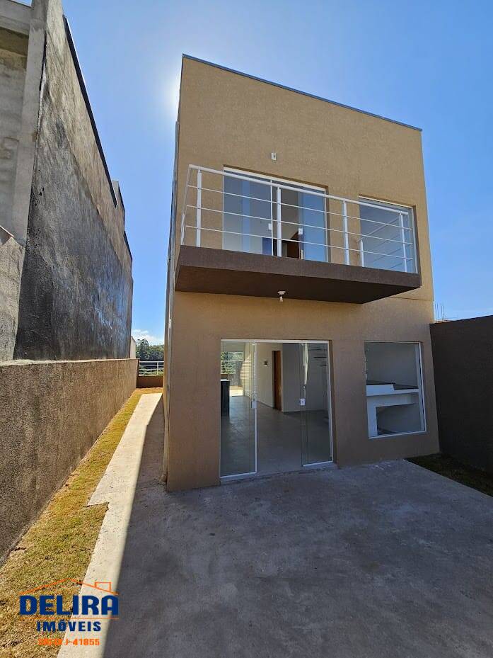 Casa à venda com 3 quartos, 115m² - Foto 1