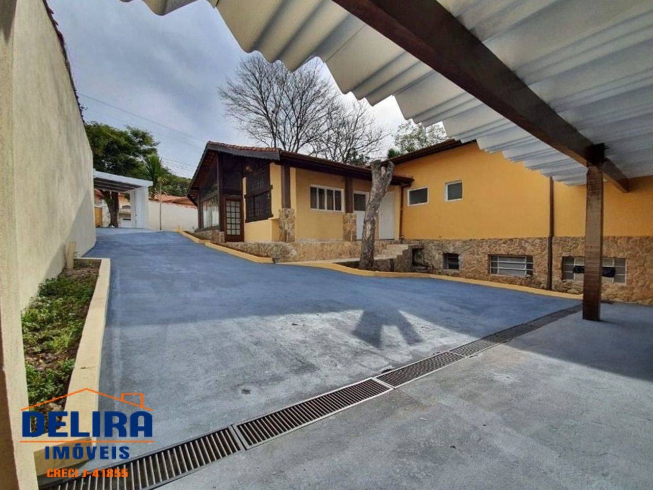 Casa à venda com 3 quartos, 300m² - Foto 4