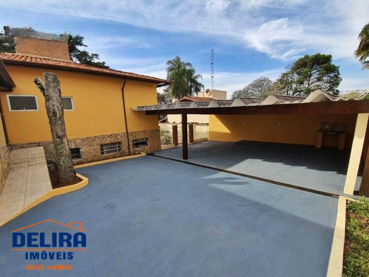 Casa à venda com 3 quartos, 300m² - Foto 5