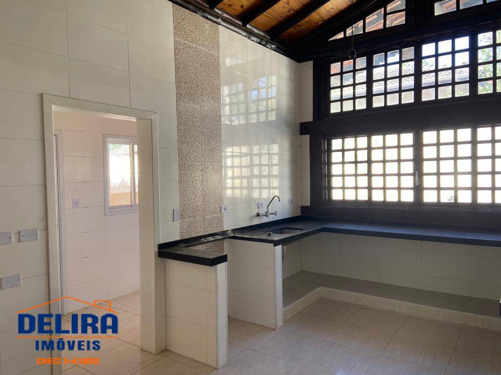 Casa à venda com 3 quartos, 300m² - Foto 14