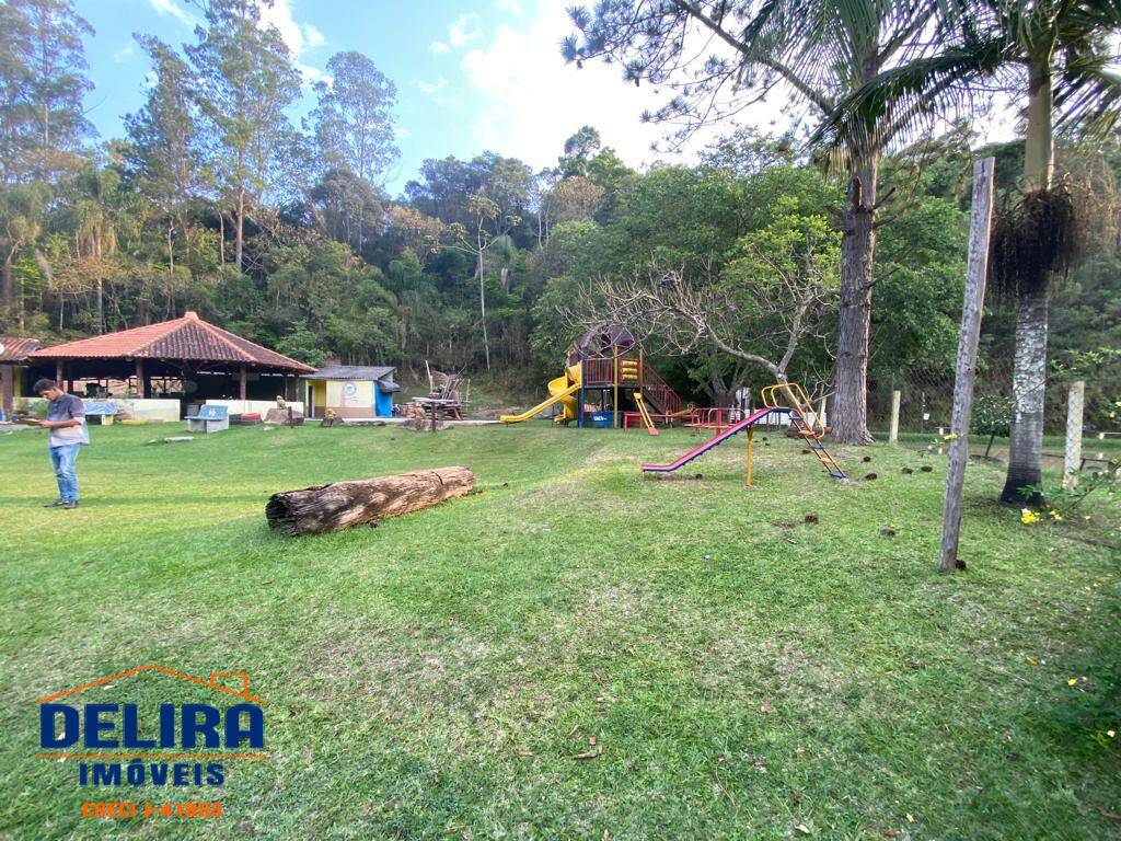 Fazenda à venda com 2 quartos, 200m² - Foto 2