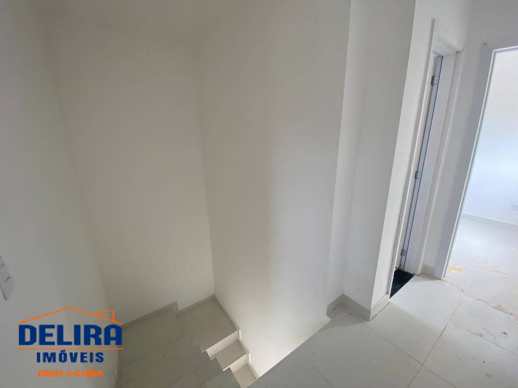 Casa à venda com 2 quartos, 78m² - Foto 11