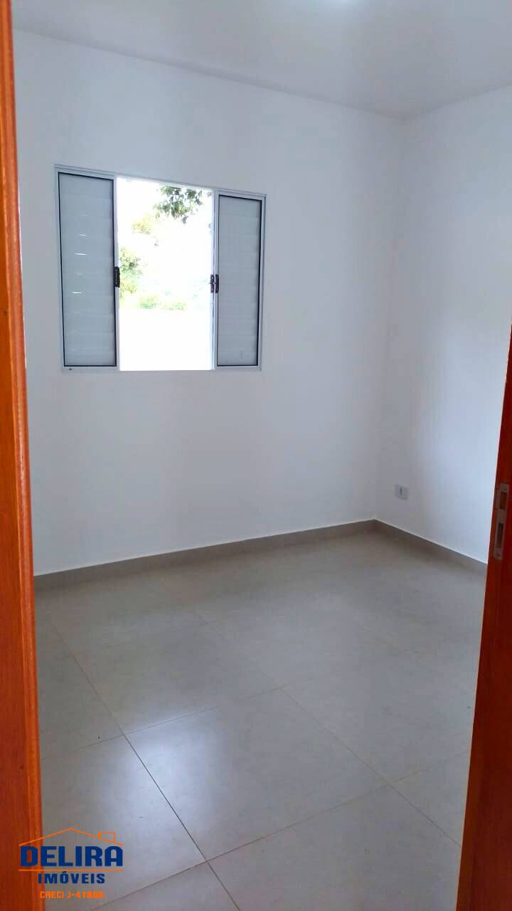 Casa à venda com 3 quartos, 90m² - Foto 11