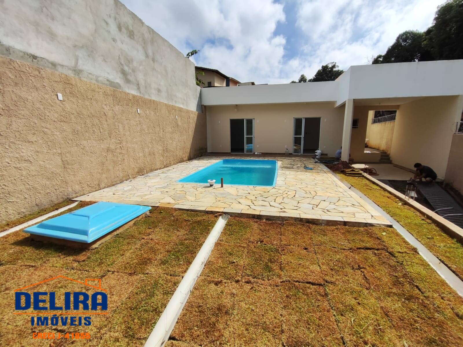 Casa à venda com 3 quartos, 109m² - Foto 2