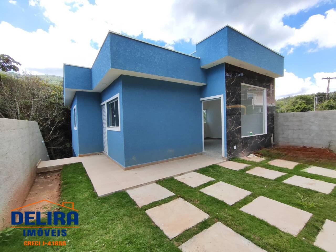 Casa à venda com 3 quartos, 110m² - Foto 3