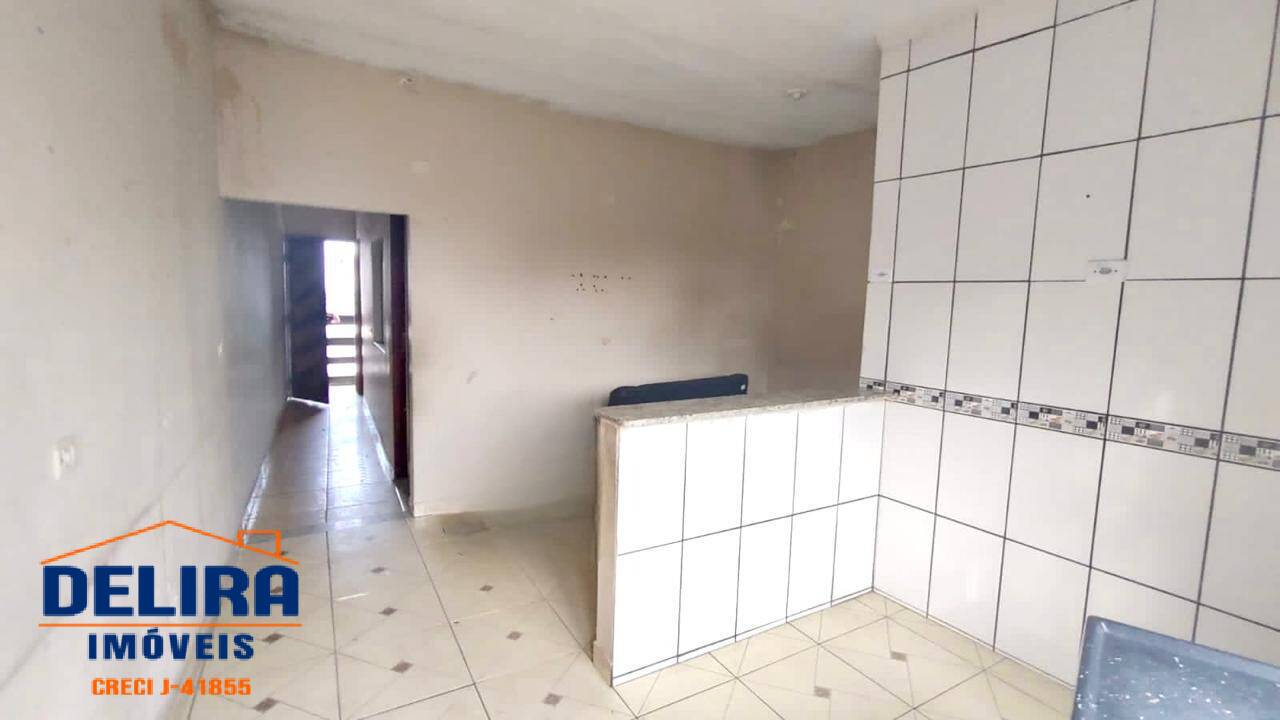 Casa à venda com 2 quartos, 110m² - Foto 4