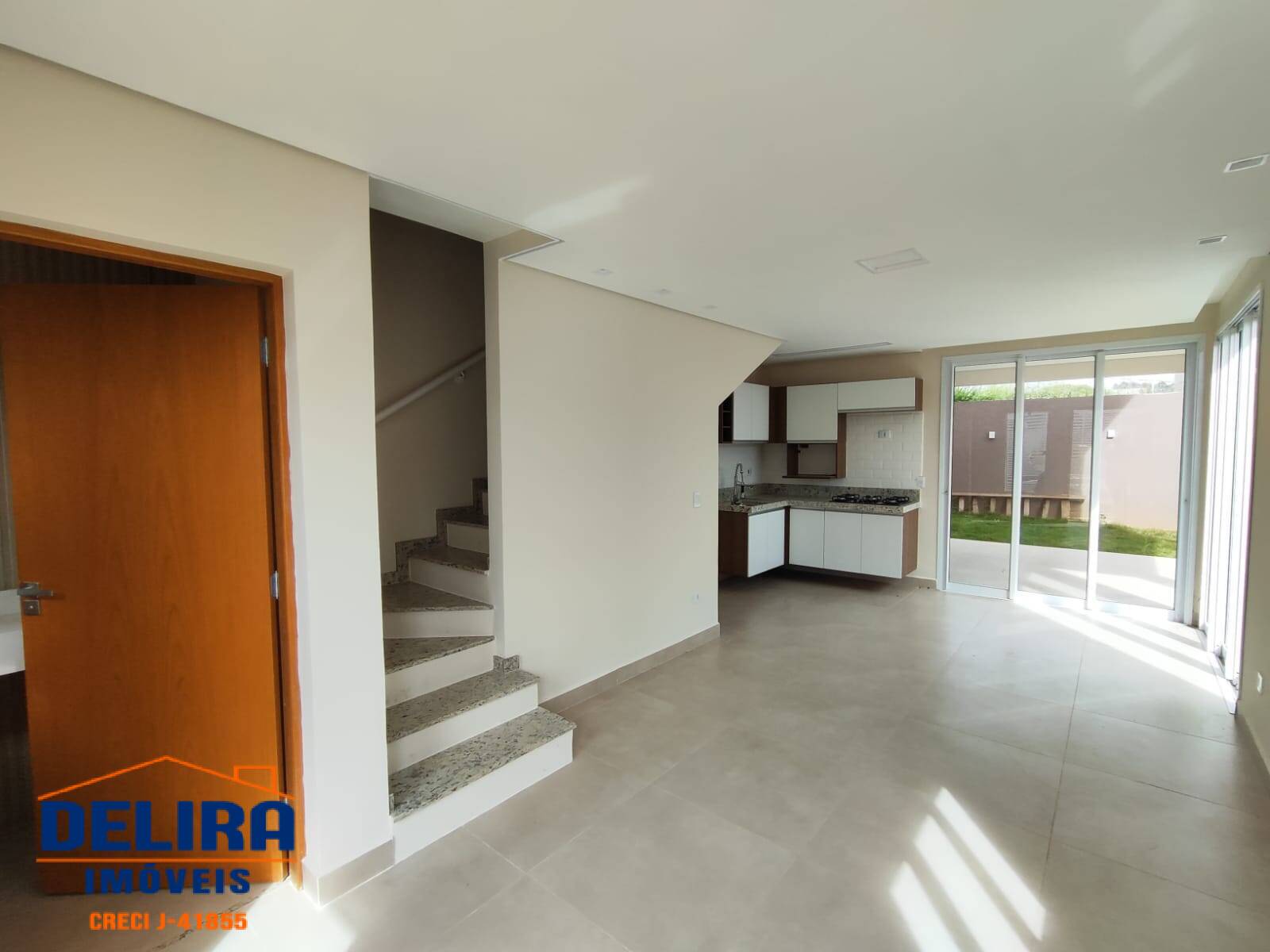 Casa à venda com 3 quartos, 111m² - Foto 12