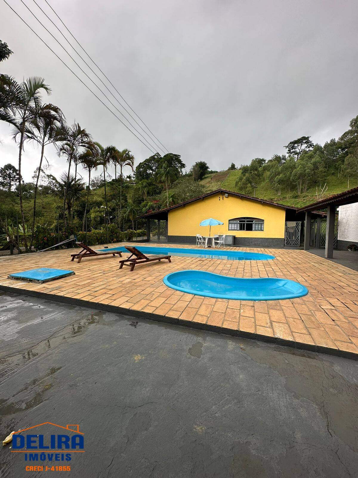 Fazenda à venda com 4 quartos, 560m² - Foto 1