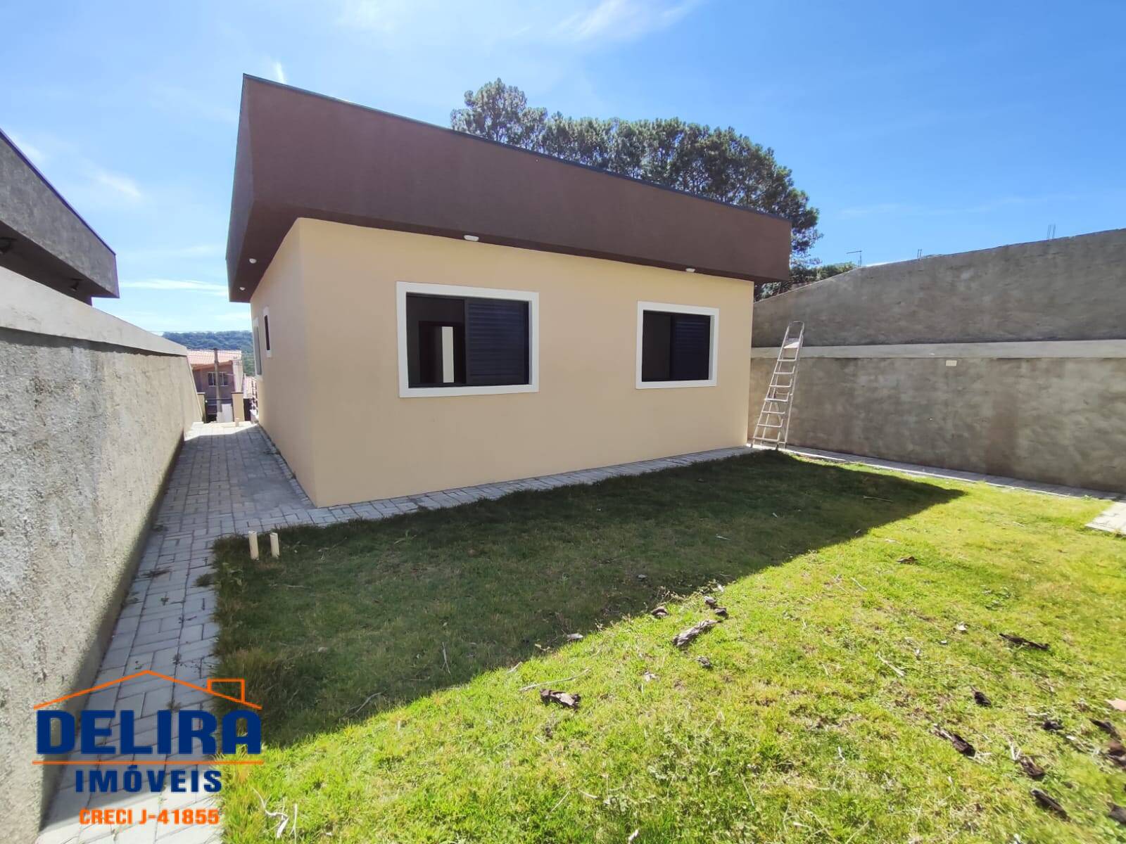 Casa à venda com 3 quartos, 92m² - Foto 4