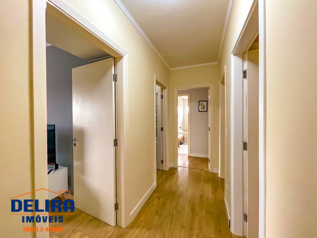 Casa à venda com 5 quartos, 350m² - Foto 1